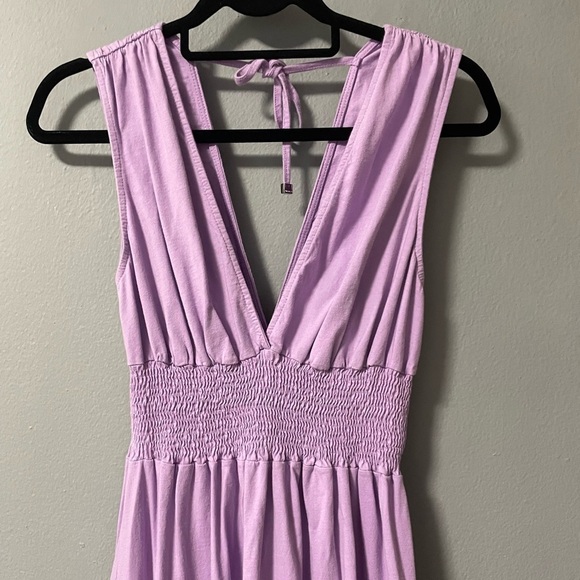 Colcci lilac v-neck smocked waist adjustable midi dress. Size Small - Picture 6 of 12